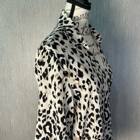 She+Sky Leopard Print Wrap Blouse Size Large - Picture 7 of 12